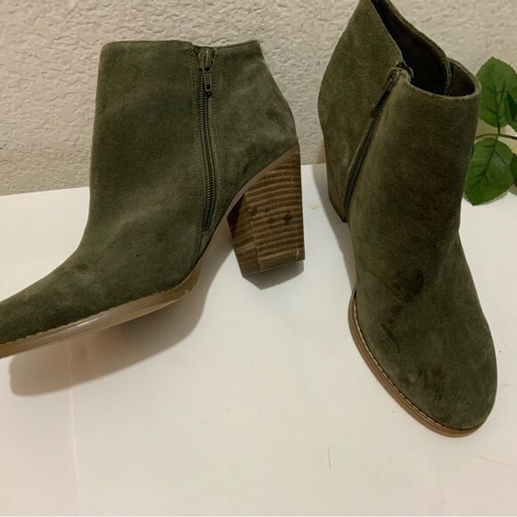 Guess Hardy Green Suede Ankle Booties - Picture 4 of 11
